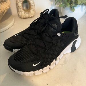 Nike Metcon Functional Training Shoes in Black; Women’s 10 or Men’s 8.5